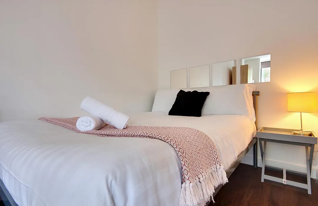 Hill House Holiday Apartments-1