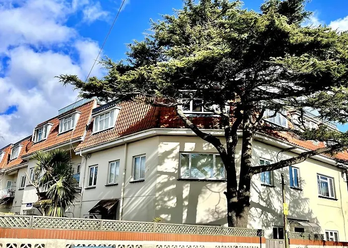 Boho Breeze - 1 Bed Near The Sea